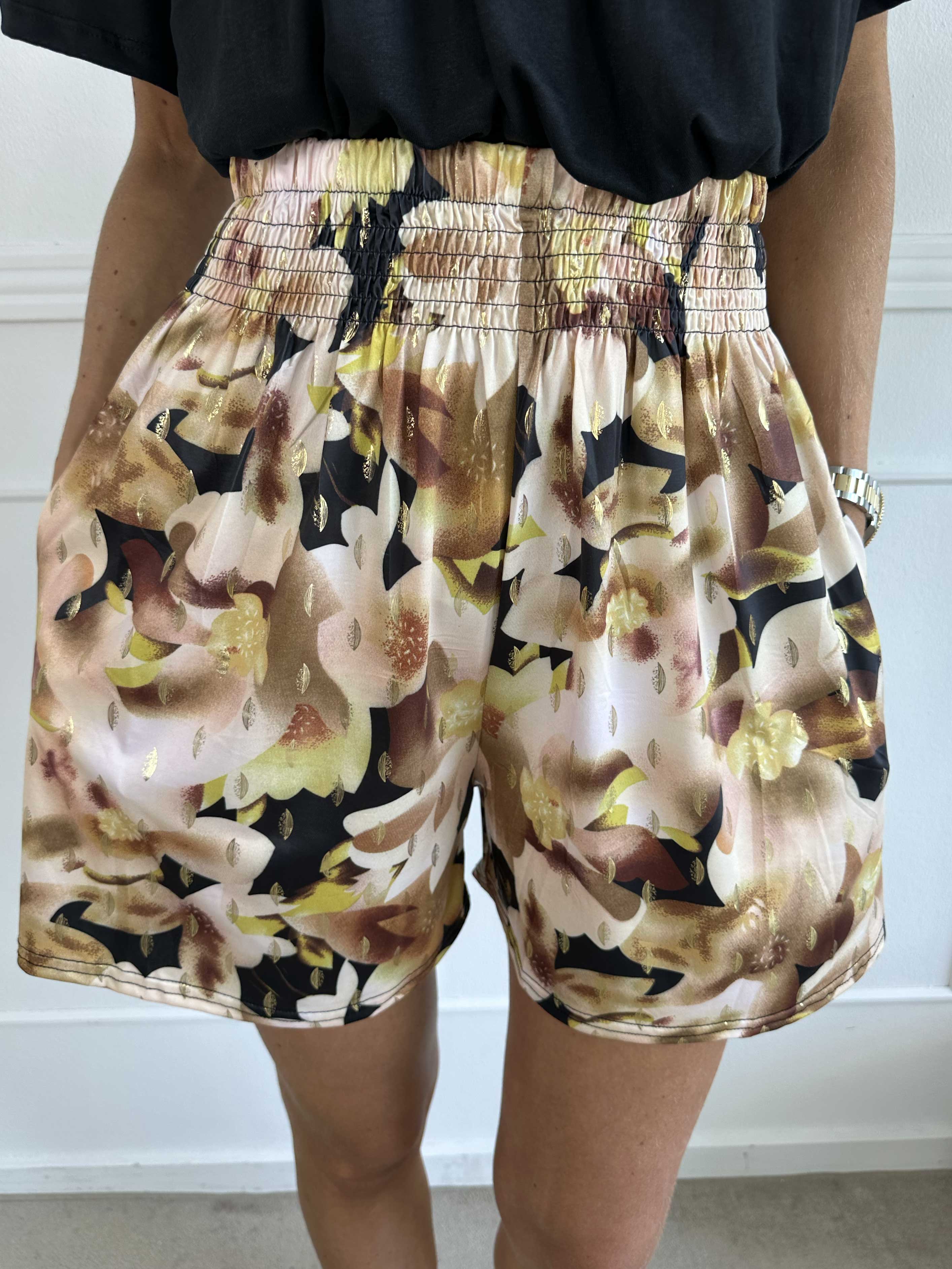 Pams Sweet Flower Shorts - Shorts i elastisk stof med elastikkant